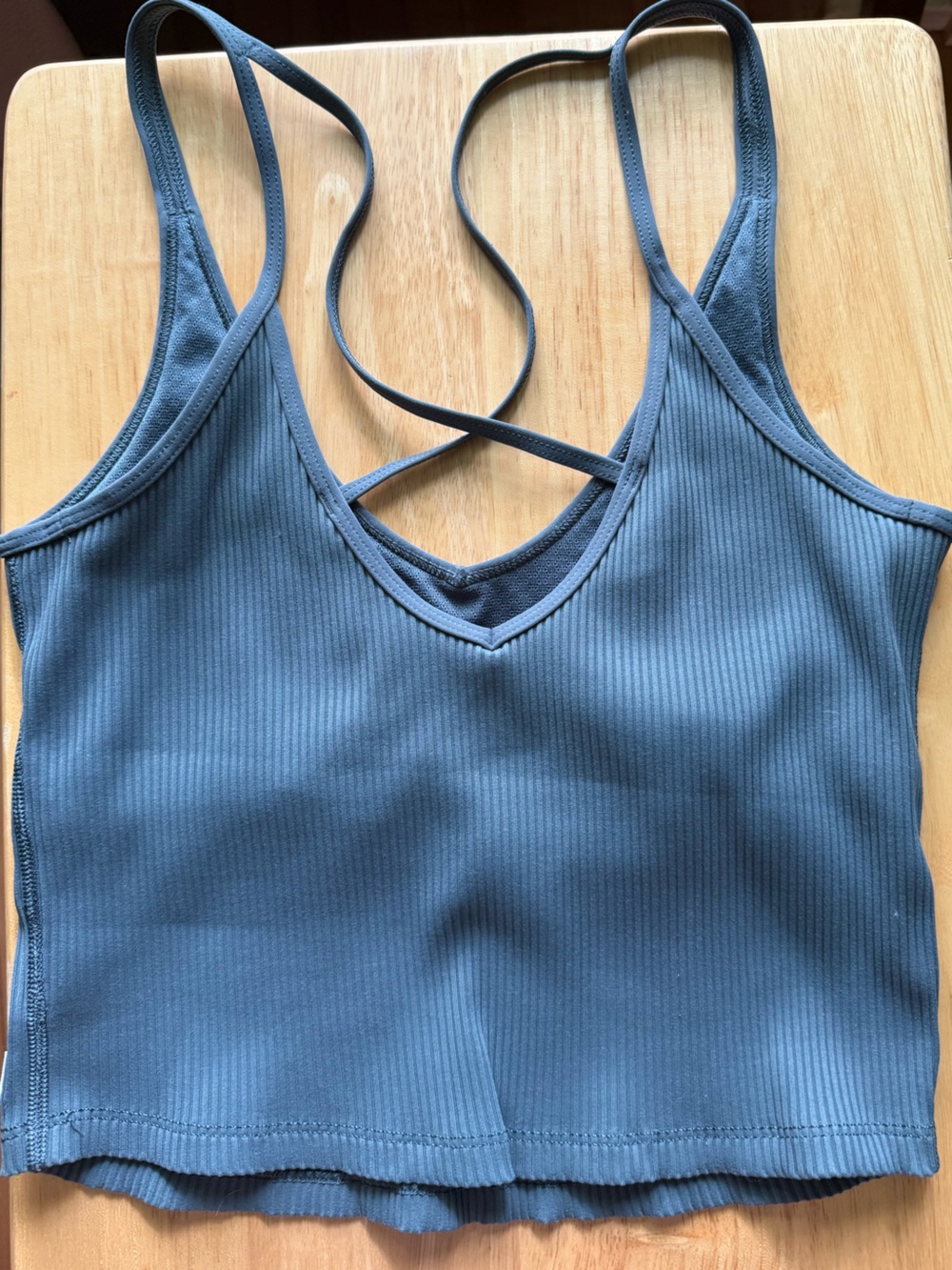 Like new Vuori Ribbed Blue Strappy Tank Top size M with lined bra - Picture 5 of 6